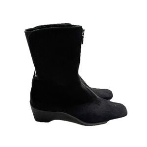 Aquatalia Marvin K Women’s 9.5 Black Boots Ankle Bootie Square Toe Suede Leather